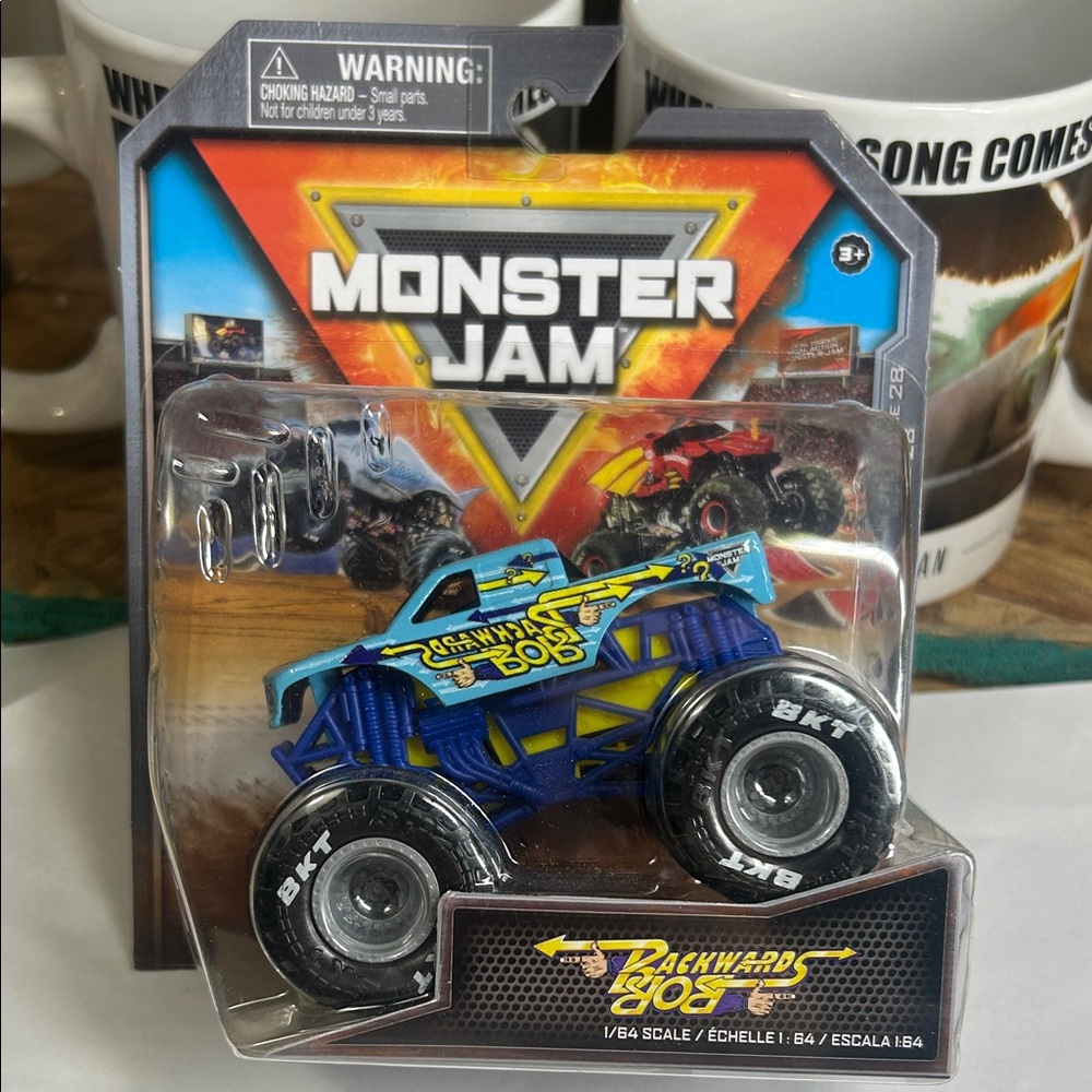 MONSTER JAM BACKWARDS BOB SERIES 28 Truck